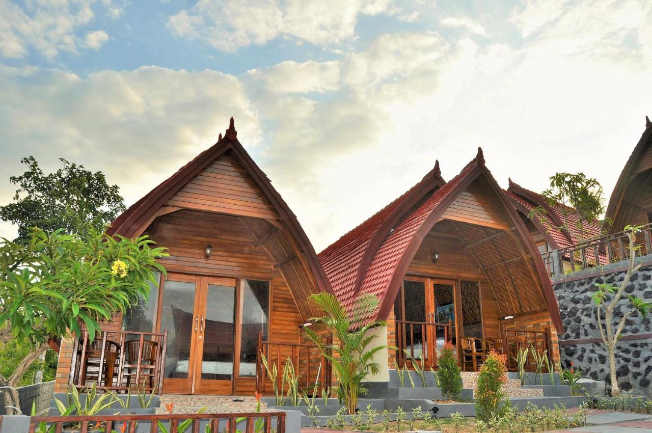 Surya Chandra Beach Bungalow Batununggul Eksteriør billede
