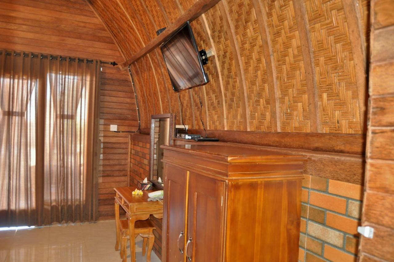 Surya Chandra Beach Bungalow Batununggul Eksteriør billede