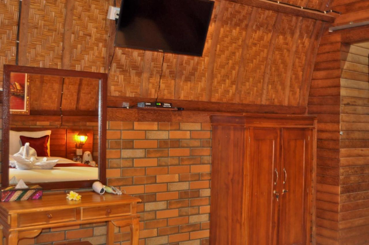 Surya Chandra Beach Bungalow Batununggul Eksteriør billede